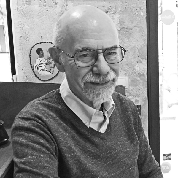 Black and white casual headshot of Steven Strang