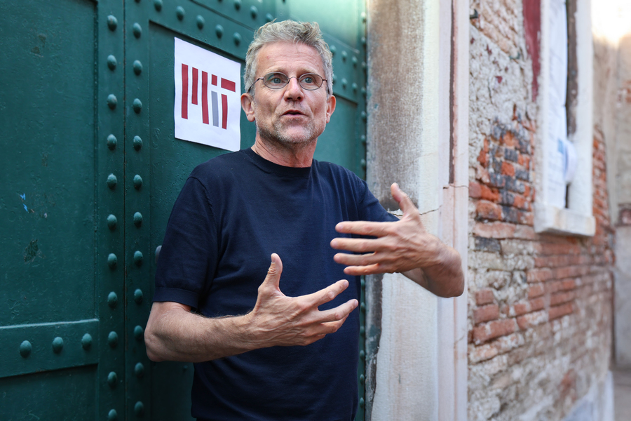 Carlo Ratti speaking and gesturing