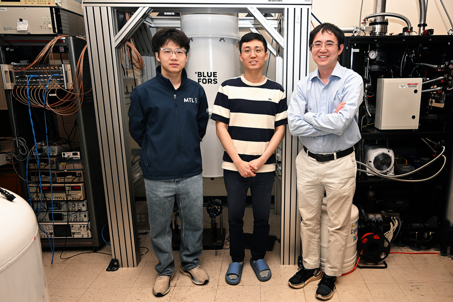 Researchers Shenyong Ye, Junseok Seo, and Long Ju