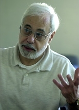 Professor David Thorburn opened the "Pleasures of Poetry" discussion series by reading aloud and leading a discussion of "Fear" by C.K. Willams.