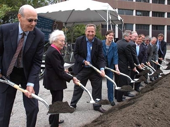 Gentlemen and ladies, raise your shovels! Participants inWednesday's Broad Institute groundbreaking, left to right, are Edward H. Linde, president of Boston Properties; Jacqueline S. Sullivan, chair of the Cambridge Redevelopment Authority; Harvard University president Lawrence H. Summers; Susan L. Lindquist, director of the Whitehead Institute for Biomedical Research; Edward J. Benz, Jr., preside...