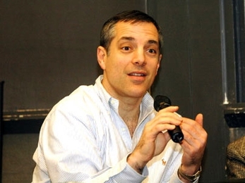 Biomedical Engineering Center Director Elazer Edelman responds to seventh- and eighth-graders' questions about the science and ethics of stem cell research