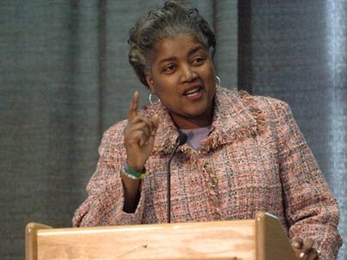 Keynote speaker Donna Brazile addresses the crowd in Walker Memorial on Thursday, Feb. 9.