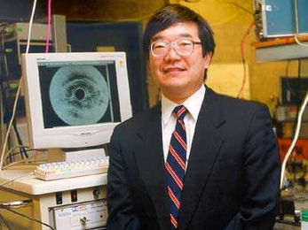 Professor James Fujimoto with a high-resolution, 3-D image generated using a new type of laser in combination with the Optical Coherence Tomography (OCT) system he developed in the early 1990s with Eric Swanson of MIT Lincoln Laboratory.