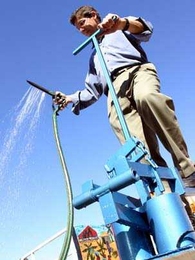 Martin Fisher has won the 2008 Lemelson-MIT Award for Sustainability for his work helping lift African farmers out of poverty through a combination of technological invention and business development.