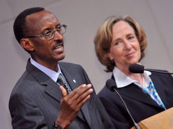 Paul Kagame, president of the Republic of Rwanda, makes a point at the Compton Lecture as MIT President Susan Hockfield looks on.