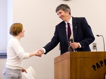 Professor Douglas Hart presents the Wunsch Award to Fiona Hughes '09.