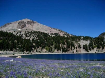 A picture of Mt. Lassen, an arc volcano in northern California.