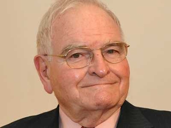 President emeritus Paul Gray has been named the recipient of the 2010 IEEE Founders Medal.