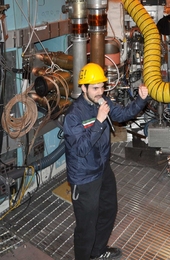 Graduate student Ted Golfinopoulos gave an animated tour of the Alcator C-Mod tokamak, assigning middle school students the roles of deuterium, tritium and magnetic fields to help them understand the fusion process.