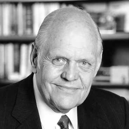Kenneth Olsen, life member emeritus of the MIT Corporation and co-founder of Digital Equipment Corp.