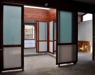 The interior of the house designed by Ying chee Chui as part of MIT's 1K House project.