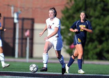 Sophomore Kaitlyn Nealon