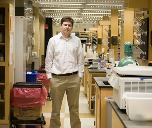 Biological engineer Chris Voigt