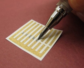 MIT chemists designed a new type of pencil lead consisting of carbon nanotubes, allowing them to draw carbon nanotube sensors onto sheets of paper.