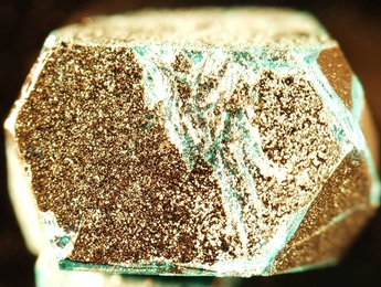 MIT physicists grew this pure crystal of herbertsmithite in their laboratory. This sample, which took 10 months to grow, is 7 mm long (just over a quarter-inch) and weighs 0.2 grams.