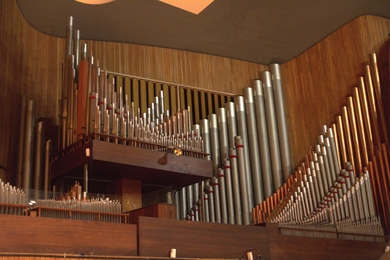 The organ in Kresge Auditorium (W16) was designed and built by famed organ builder Walter Holtkamp.