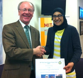 Fareeha Safir took part in the Cambridge-MIT Exchange (CME) last year and was awarded the Third Year Design Project Prize. At left is Andrew Cockerill, BP’s director of university relationships.