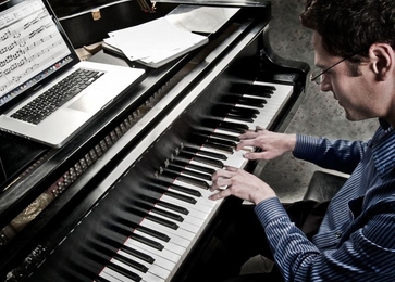 Dustin Katzin’s friends say he is an Academy Award just waiting to happen.