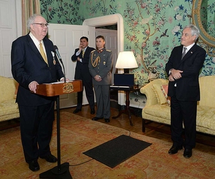 Arnoldo Hax (left) was awarded the Medal of the Order of Commander by President Sebasti&#225;n Pi&#241;era of Chile.