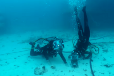 Grace Young and a fellow diver