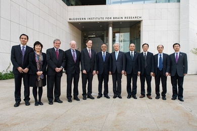 MIT's McGovern Institute for Brain Research hosted a visiting delegation from China.