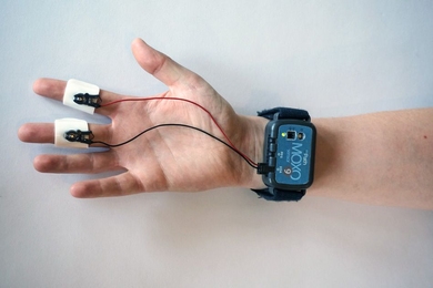 mPath's MOXO sensor is a wearable that resembles a bulky smartwatch. Placed on the wrist, it wirelessly measures changes in skin conductance (subtle electrical changes across the skin), which reflect sympathetic nervous system activity and physiological arousal. Spikes in conductance can signal stress and frustration, while dips may indicate disinterest or boredom.