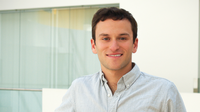 Ian Schneider is exploring research questions about the interaction between the workings of financial markets and the fluctuations of energy supply.