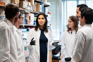 MIT visiting scholar Padma Lakshmi, the host and executive producer of Bravo’s Top Chef and co-founder of the Endometriosis Foundation of America, speaks to MIT researchers in the lab of Linda Griffith, an MIT School of Engineering Professor of Teaching Innovation, Biological Engineering, and Mechanical Engineering.