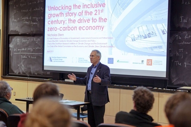 The economist Lord Nicholas Stern delivers the MIT Undergraduate Economics Association’s annual lecture, on climate economics, at MIT on Tuesday, April 9, 2019.