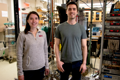 MIT physics graduate student Dahlia Klein (left) and postdoc David MacNeill showed that magnetic order and stacking order are very strongly linked in two-dimensional magnets such as chromium chloride and chromium iodide, giving engineers a tool to vary the material’s magnetic properties.