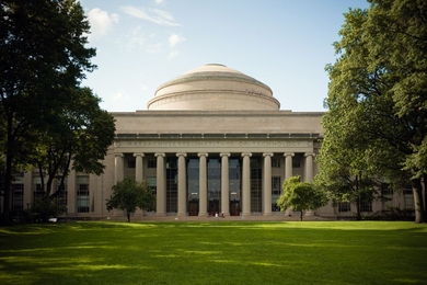 Photo of MIT's Building 10 and Killian Court