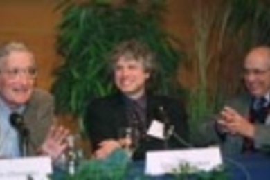 Left to right: MIT professors Noam          Chomsky and Steven Pinker, and Harvard professor Hilary          Putnam discussed the question, "What do we know about human          nature?" in a two-hour colloquium.