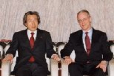 President Charles M. Vest (right) met with Japanese Prime Minister Junichiro Koizumi in January to discuss the restructuring of the Japanese university system.