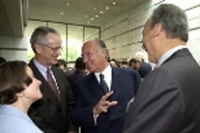 Rebecca Vest and President Charles Vest chat with the Aga Khan at the ArchNet launch event.