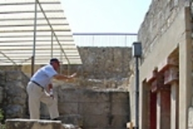 Scientists and students from around the world gathered in Crete, Greece, this summer for a workshop on self-assembling peptides and proteins. Many of the group took an afternoon trip to Knossos, the architectural ruins of a Minoan palace inhabited in 1450 B.C.