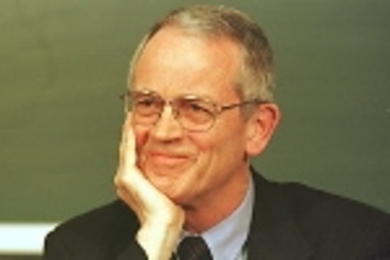 President Vest at the announcement of MIT OpenCourseWare in 2001.