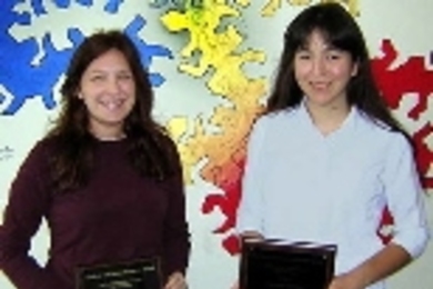 Winners of Fiekowsky Awards given by the Experimental Study Group are Claudia Gold (left) and Suki Dorfman.