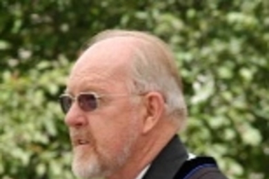 Robert M. Randolph, MIT senior associate dean for students and affiliate minister at Harvard University's Memorial Church, gives the invocation at MIT's 138th Commencement exercises, June 4, 2004.