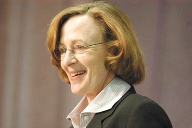 President Susan Hockfield introduces keynote speaker Gwen Ifill at MIT's annual Martin Luther King Jr. breakfast.