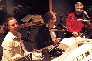 MIT President Susan Hockfield, center, enjoys a musical moment with her daughter, Elizabeth Byrne, and her husband, Dr. Thomas Byrne, during the taping of 'Dinnertime Sampler,' a music-and-talk show that will air Wednesday, March 30 on WMBR-FM.