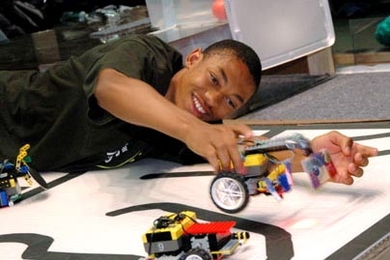 Jamon Motes, one of the high school students enrolled in this year's MITES program, participates in the engineering design competition held July 29.