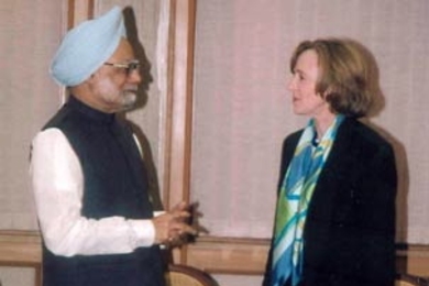 Susan Hockfield, the first MIT president to visit India while in office, met with Prime Minister Manmohan Singh during her trip.