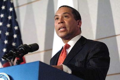 Massachusetts Governor Deval Patrick addresses a crowd at MIT on April 9.