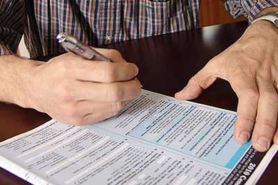 If you live on the MIT campus in Institute-approved housing (which includes all residence halls, fraternities, sororities and independent living groups), then you need to be counted by filling out a census form.