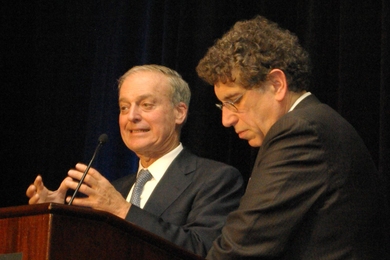 John Reed ‘61, SM ‘65, left, responds to audience questions presented by Northern California alumni board member Mark Gorenberg ‘76.