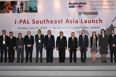 (Left to right): M. Zakir, head of the Institute for Social and Economic Research, Faculty of Economics, Universitas Indonesia; Jossy P. Moeis, dean of the Faculty of Economics, Universitas Indonesia; Sunardji, SE., MM, vice president of Universitas Indonesia; Peter Baxter, director general of AusAID; Abhijit Banerjee, director of J-PAL Global; Susilo Bambang Yudhoyono, president of the Republic o...