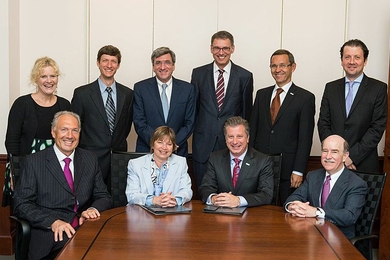 (Seated, left to right) Klaus Dieterich, president of Bosch Corporate Research; Maria Zuber, MIT’s vice president for research; Michael Mansuetti, president of Robert Bosch, LLC; Robert Armstrong, director of MIT Energy Initiative. (Standing) Bosch and MIT executives. 