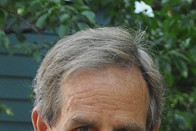 AeroAstro Professor R. John Hansman will head the Air Transportation Center of Excellence for the Environment and Alternate Jet Fuels MIT program office.