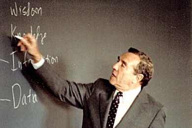 Professor emeritus of political science Lincoln Palmer Bloomfield gave his final lecture at MIT upon his retirement in 1991.